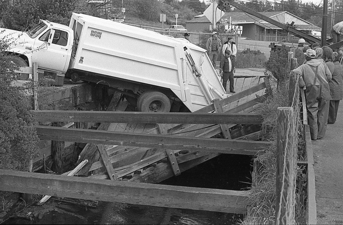 Garbage truck breaks through platform at Ferry Creek, 1978